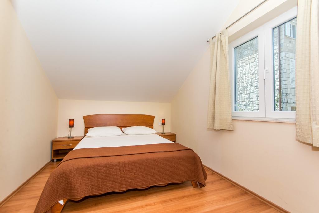 Apartments Dadic 챠브타트 객실 사진