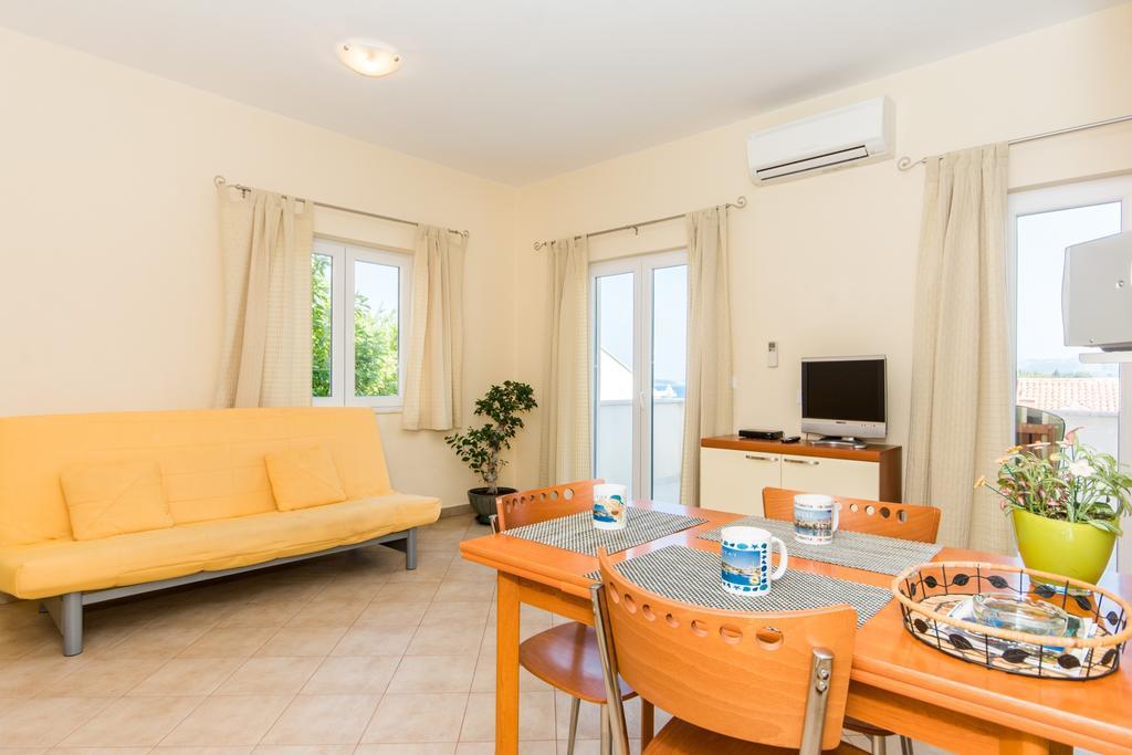 Apartments Dadic 챠브타트 외부 사진