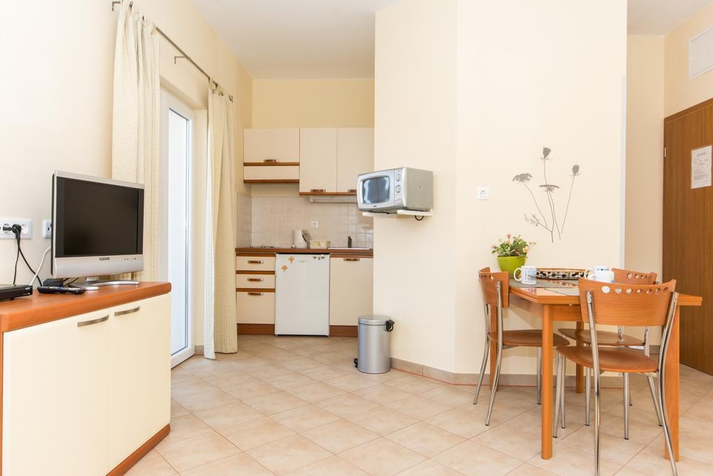 Apartments Dadic 챠브타트 외부 사진