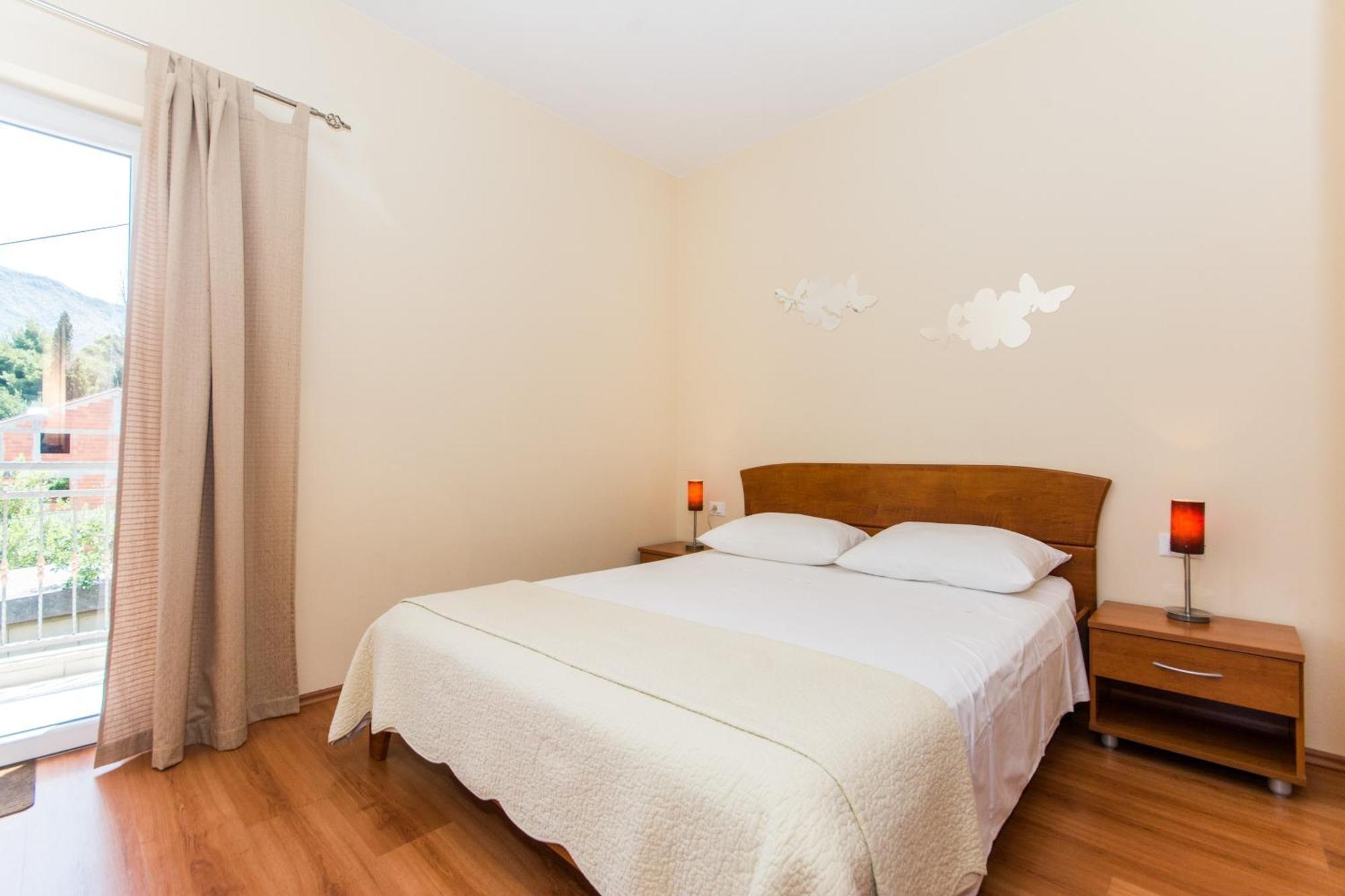Apartments Dadic 챠브타트 객실 사진