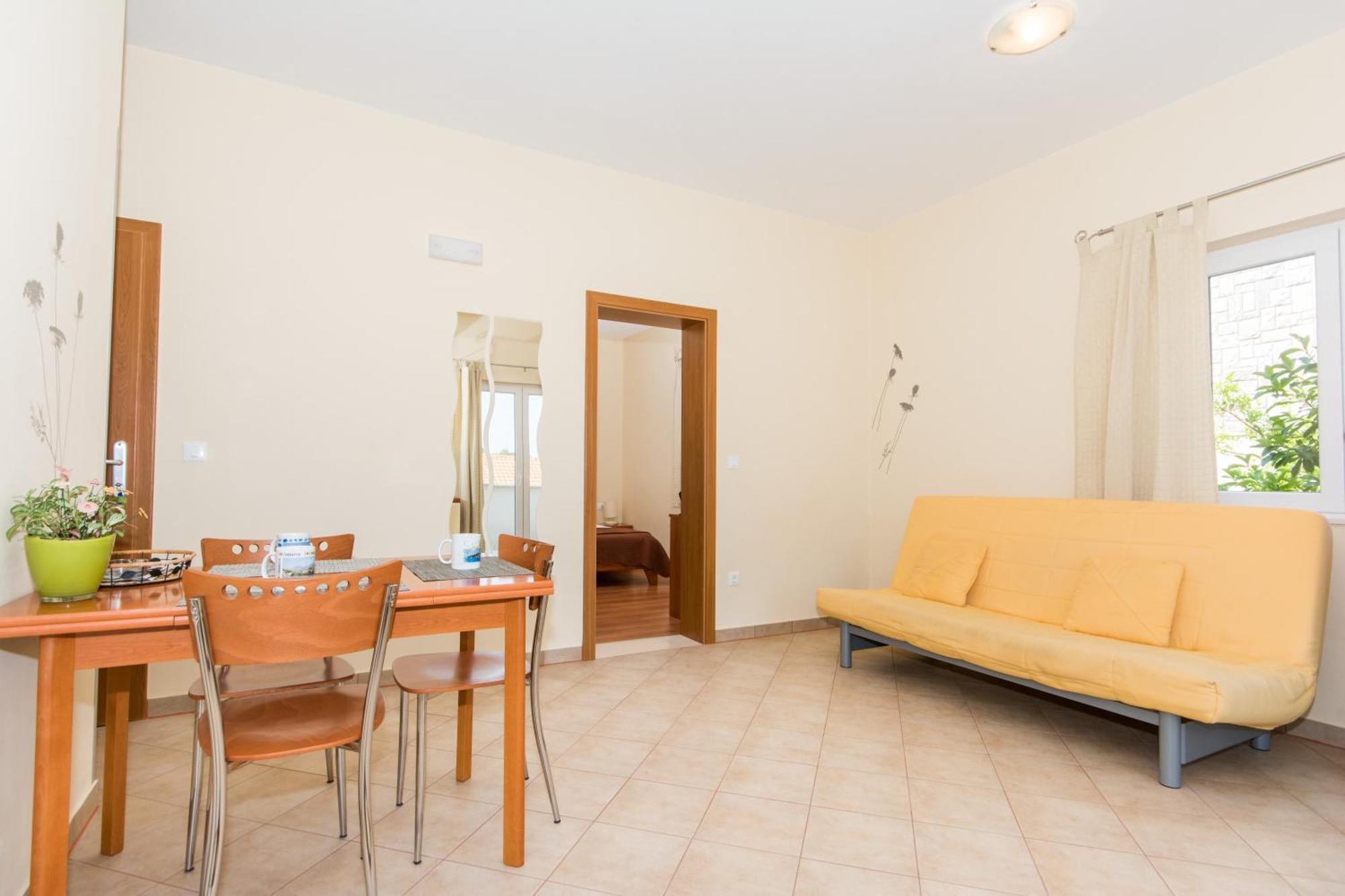 Apartments Dadic 챠브타트 객실 사진