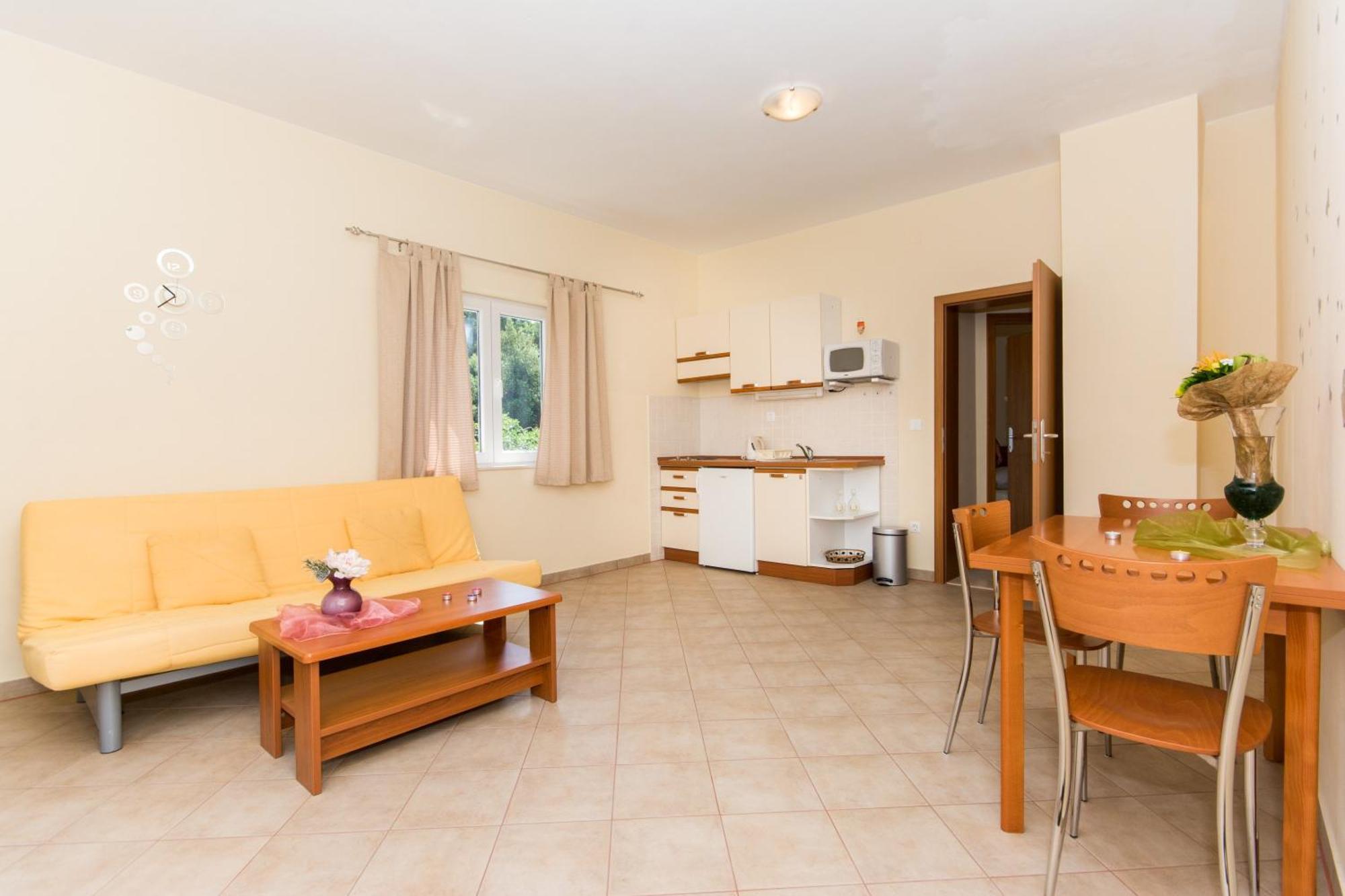 Apartments Dadic 챠브타트 객실 사진